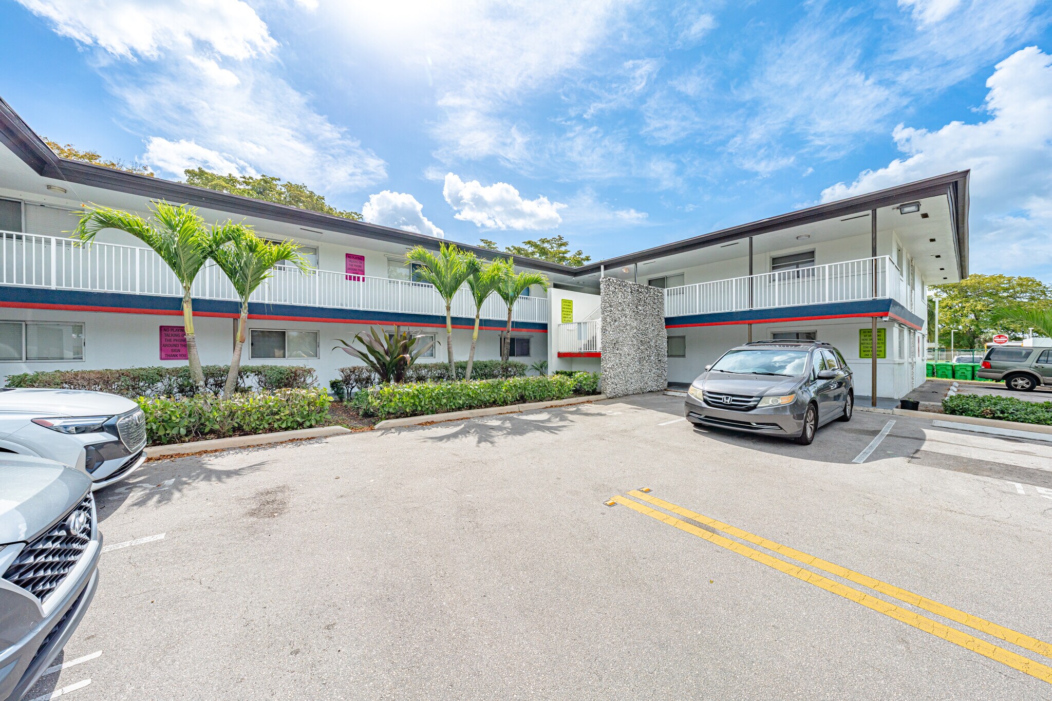 1740 NW 60th Ave, Sunrise, FL à vendre Photo du bâtiment- Image 1 de 18
