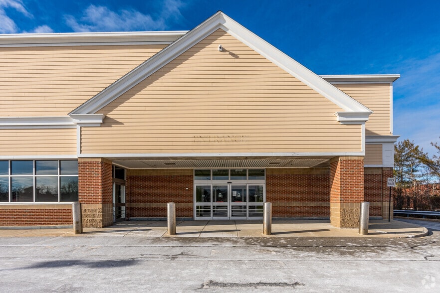 17 Main St, Westbrook, ME à louer - Photo du bâtiment - Image 3 de 6