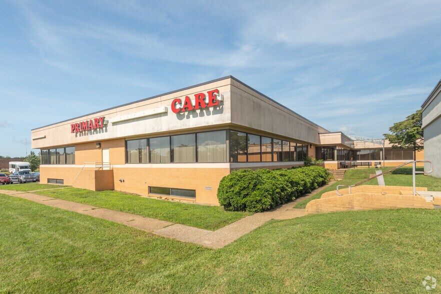 4510 Plank Rd, Fredericksburg, VA à vendre - Photo du bâtiment - Image 2 de 4