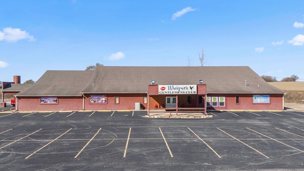 13944 Mitchell Ct, Basehor, KS for sale - Primary Photo - Image 1 of 31