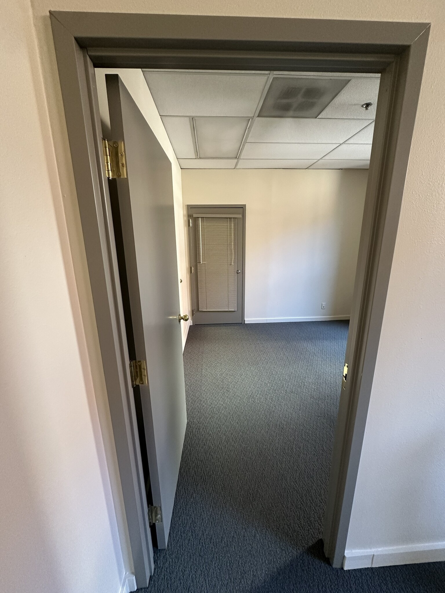 132 SW 3rd Ave, Portland, OR for lease Interior Photo- Image 1 of 4