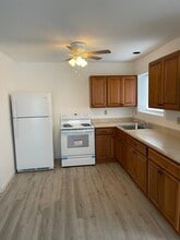 25 Del Mar Dr, Brookfield, CT for lease Interior Photo- Image 1 of 3