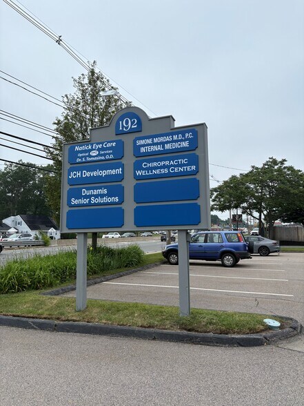 192 Worcester St, Natick, MA à louer - Photo du bâtiment - Image 3 de 3