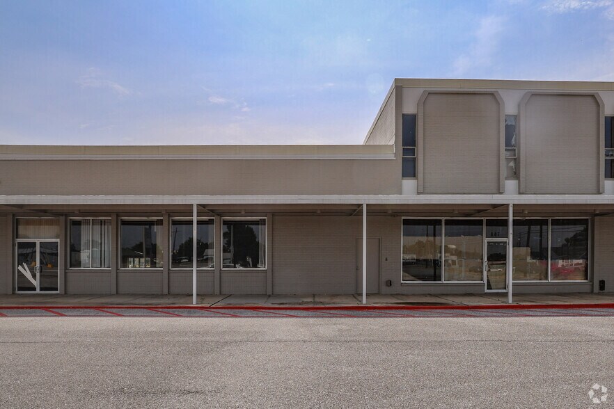 805 Barrow St, Houma, LA à louer - Photo du bâtiment - Image 3 de 4