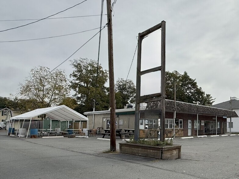 307 W Harford St, Milford, PA à vendre - Photo du bâtiment - Image 2 de 9