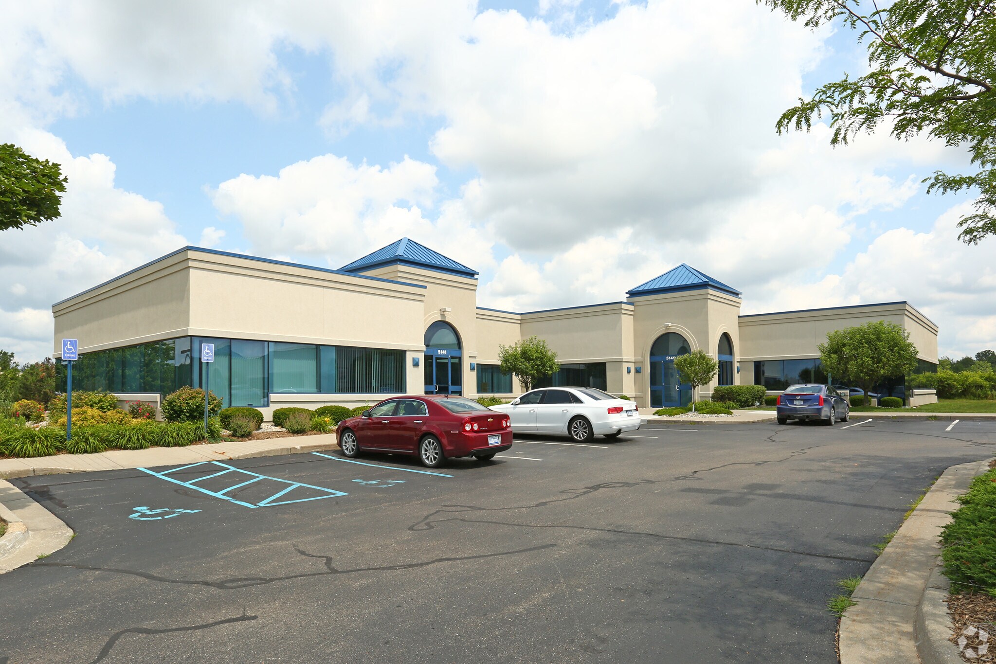 5141 Gateway Centre Dr, Flint, MI à vendre Photo principale- Image 1 de 1