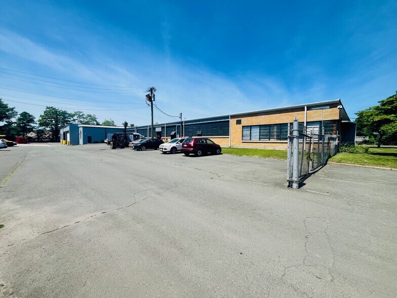 1659-1700 Calhoun st, Ewing, NJ à vendre - Photo du bâtiment - Image 3 de 11