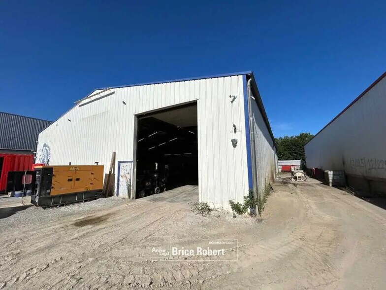 Bureau dans Meyzieu à louer - Photo du bâtiment - Image 3 de 8
