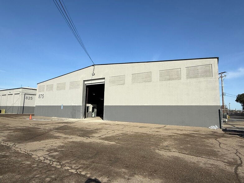 875 N Stockton St, Lodi, CA à louer - Photo du bâtiment - Image 2 de 6