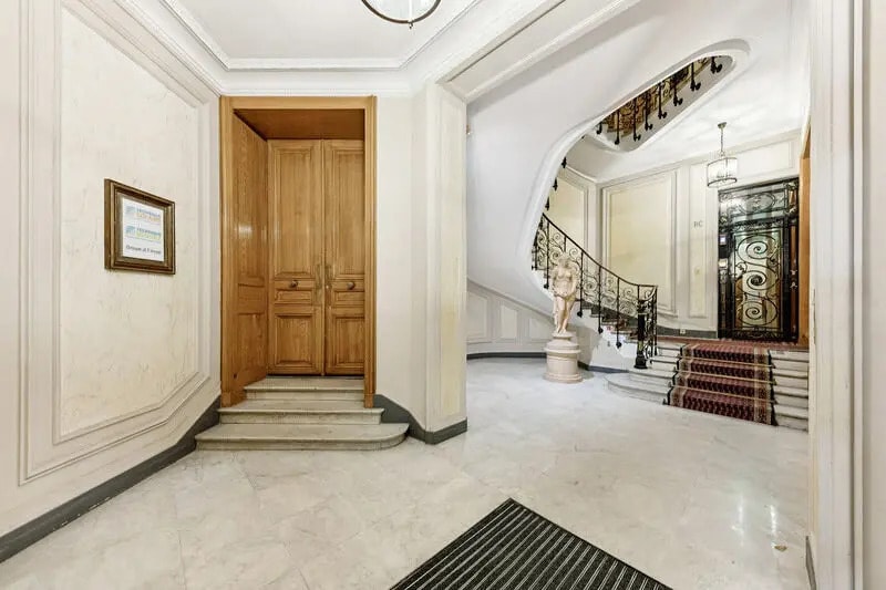 60 Rue De Londres, Paris for lease - Lobby - Image 3 of 5