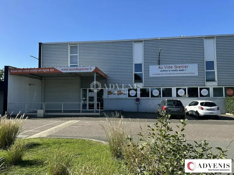 Retail in Pessac for lease Building Photo- Image 1 of 4