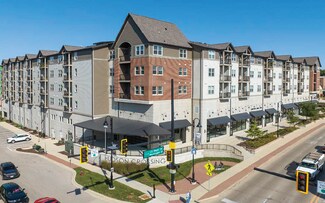 Plus de détails pour 77 S Adams St, Oswego, IL - Commerce de détail à louer