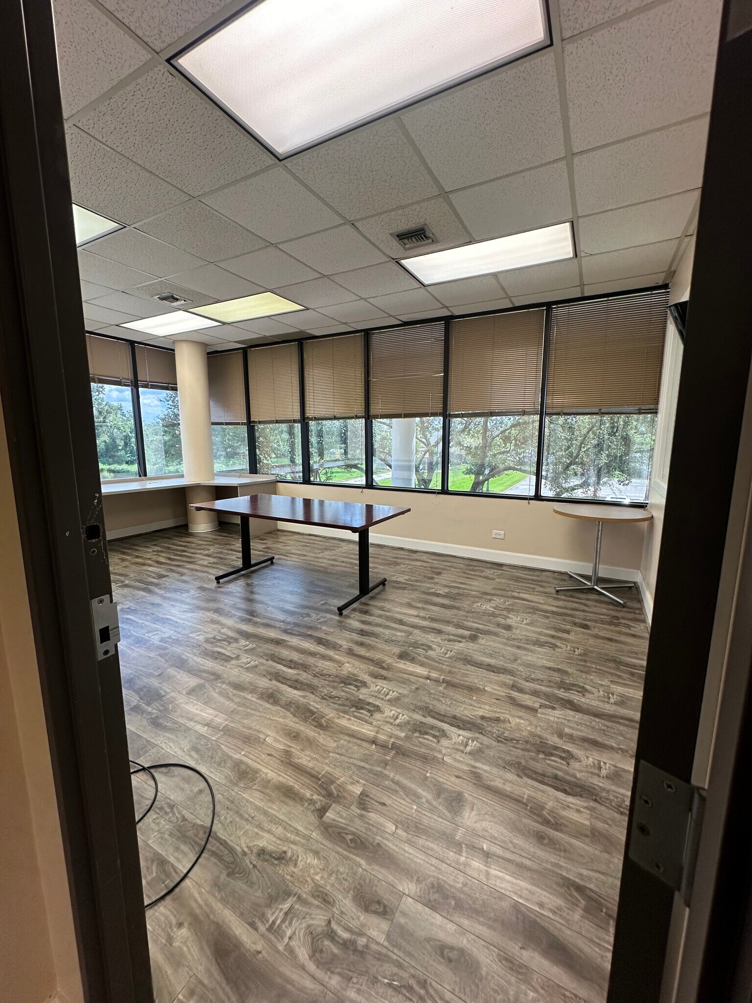 8121 Broadway St, Houston, TX for lease Interior Photo- Image 1 of 3