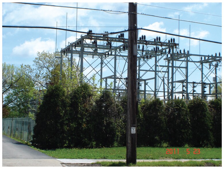 2500 Northwestern Ave, Racine, WI à vendre - Photo du bâtiment - Image 2 de 2