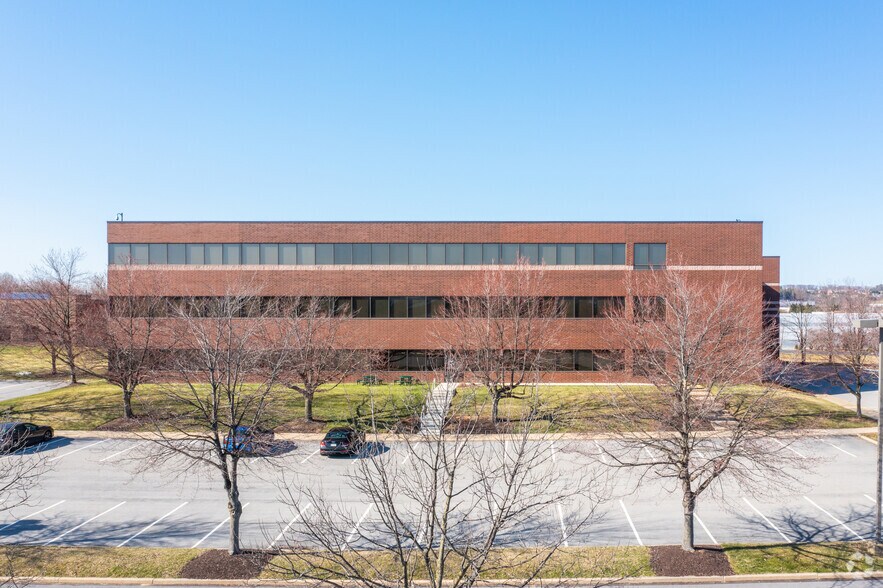 7350 Tilghman St, Allentown, PA à louer - Photo du bâtiment - Image 2 de 10