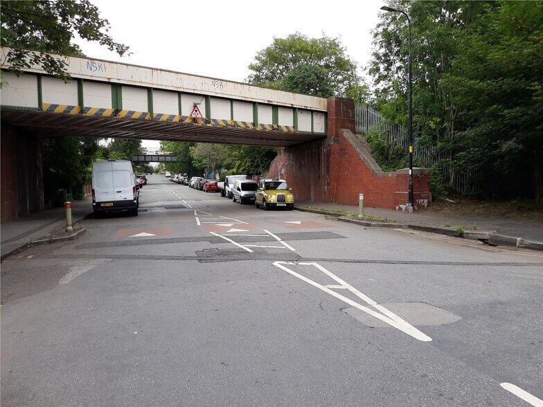 Moss Rd, Manchester à louer - Photo du bâtiment - Image 2 de 3