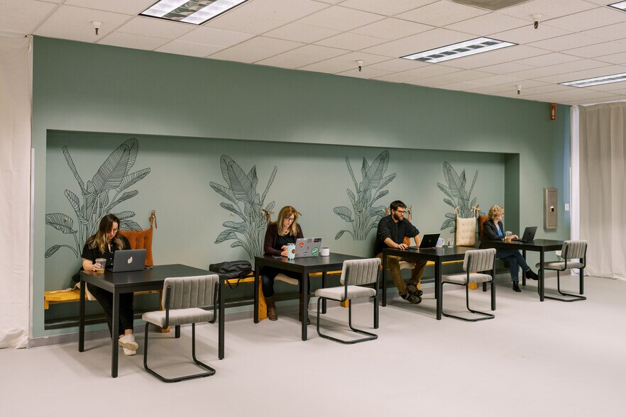 427 Mendocino Ave, Santa Rosa, CA à louer - Photo intérieure - Image 2 de 9