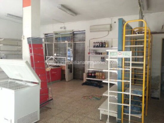 Commerce de détail dans Cáceres, Cáceres à louer - Photo du bâtiment - Image 2 de 7