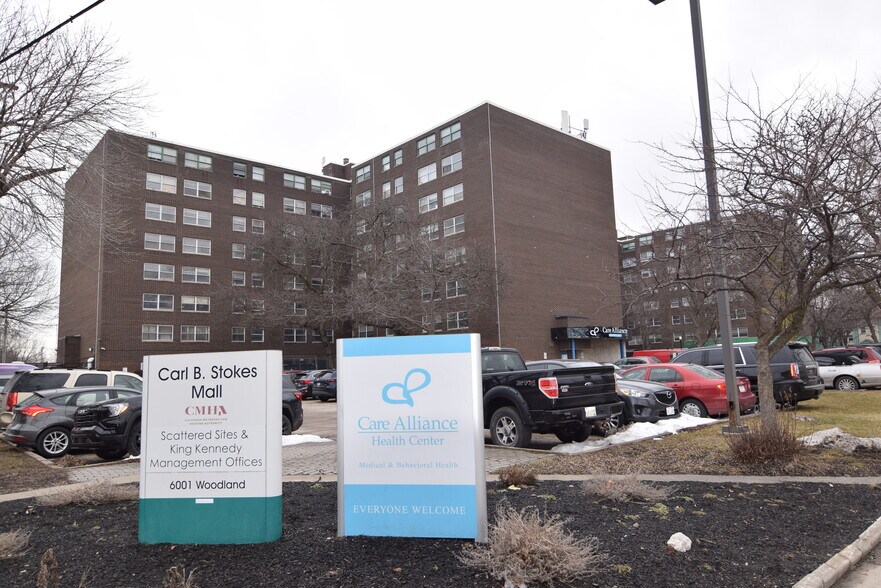 6001 Woodland Ave, Cleveland, OH à vendre - Photo du bâtiment - Image 2 de 5