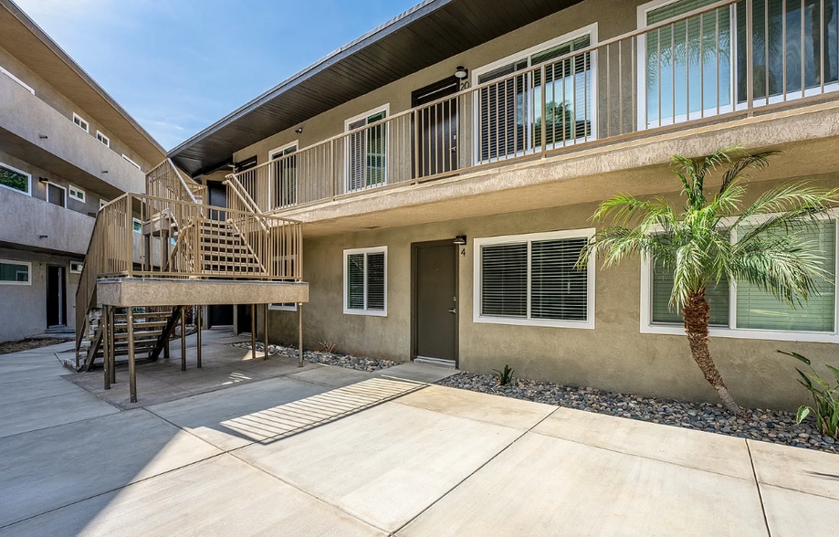 2777 Nimitz Blvd, San Diego, CA à vendre - Photo du bâtiment - Image 2 de 14