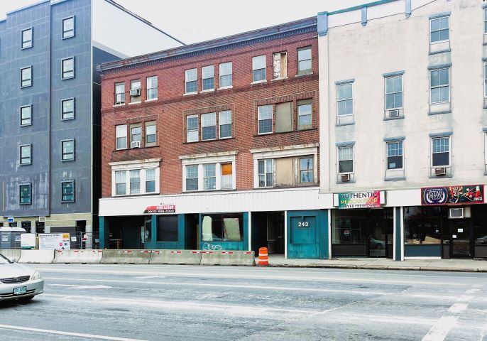 245-247 Main St, Nashua, NH à louer - Photo du bâtiment - Image 3 de 6