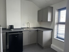 65 Balby Rd, Doncaster for lease Interior Photo- Image 2 of 5
