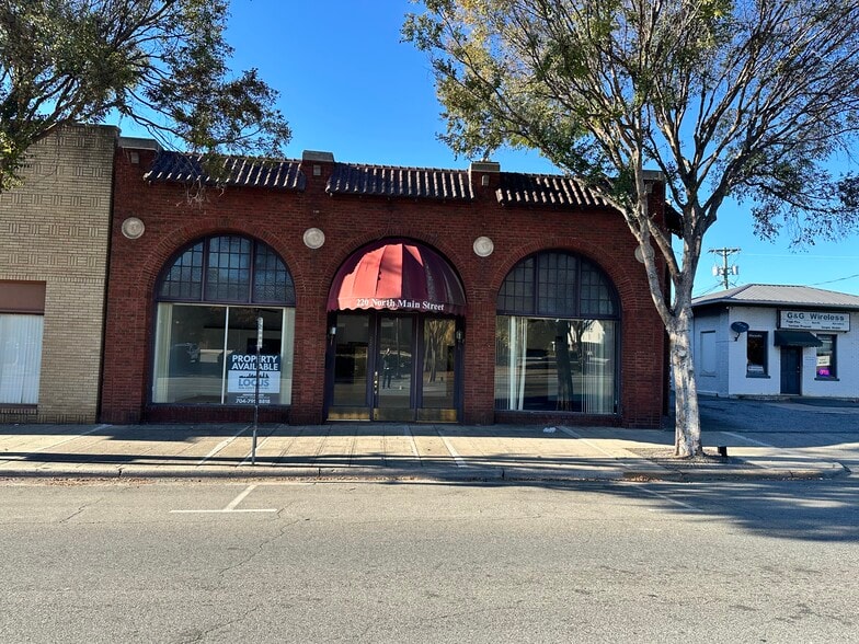 220 N Main St, Lexington, NC for lease - Building Photo - Image 1 of 16