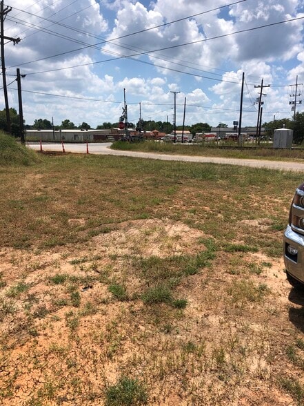 FM 536, Pleasanton, TX à vendre - Photo du bâtiment - Image 2 de 6