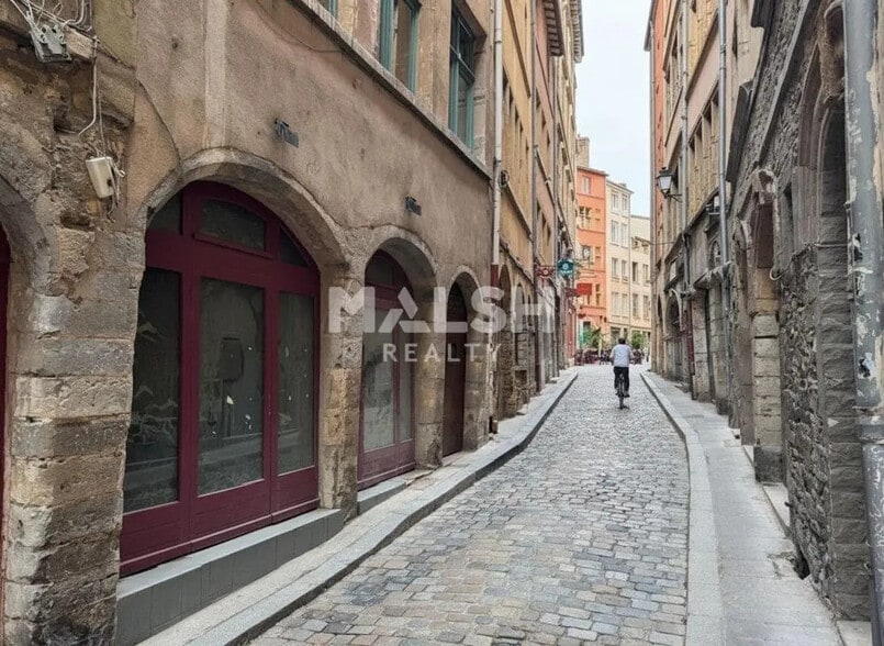 Commerce de détail dans Lyon à louer - Photo du bâtiment - Image 3 de 7