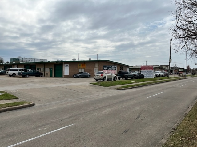 6101 Pinemont Dr, Houston, TX for lease - Building Photo - Image 1 of 6