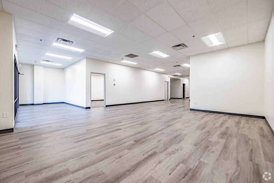 10083-10095 International Blvd, Cincinnati, OH à louer - Photo intérieure - Image 3 de 23