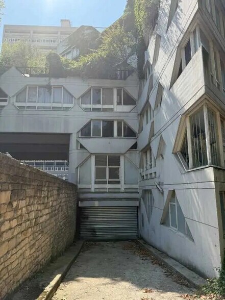 Flex dans Ivry-sur-Seine à louer - Photo du bâtiment - Image 1 de 9