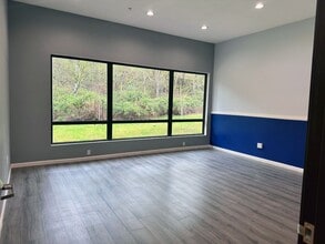 13327 SE Misty Dr, Happy Valley, OR for lease Interior Photo- Image 2 of 2