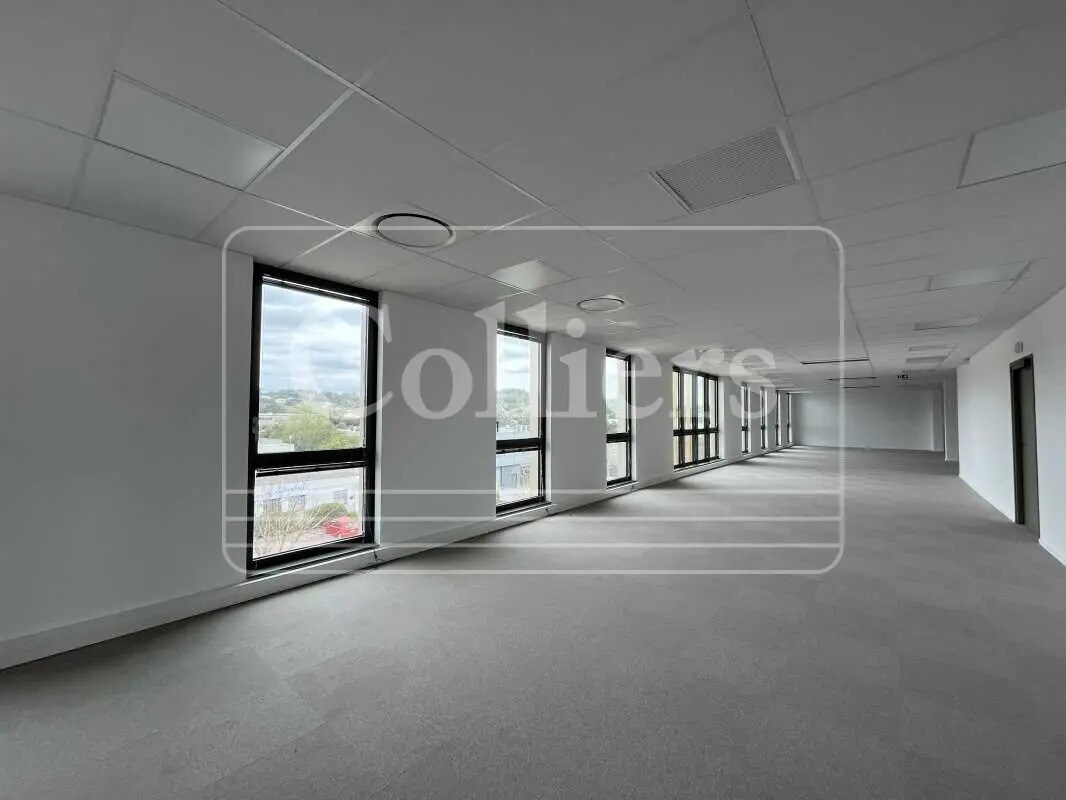 230 Rue Fréderic Joliot, Aix-en-Provence à louer Photo intérieure- Image 1 de 7