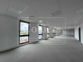 230 Rue Fréderic Joliot, Aix-en-Provence à louer Photo intérieure- Image 1 de 7