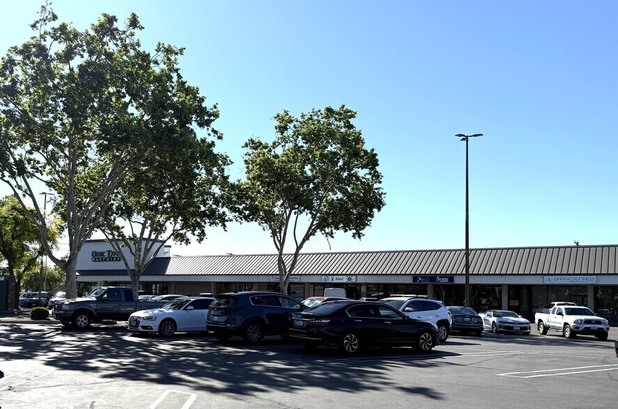 2595 Geer Rd, Turlock, CA à louer - Photo du bâtiment - Image 3 de 6