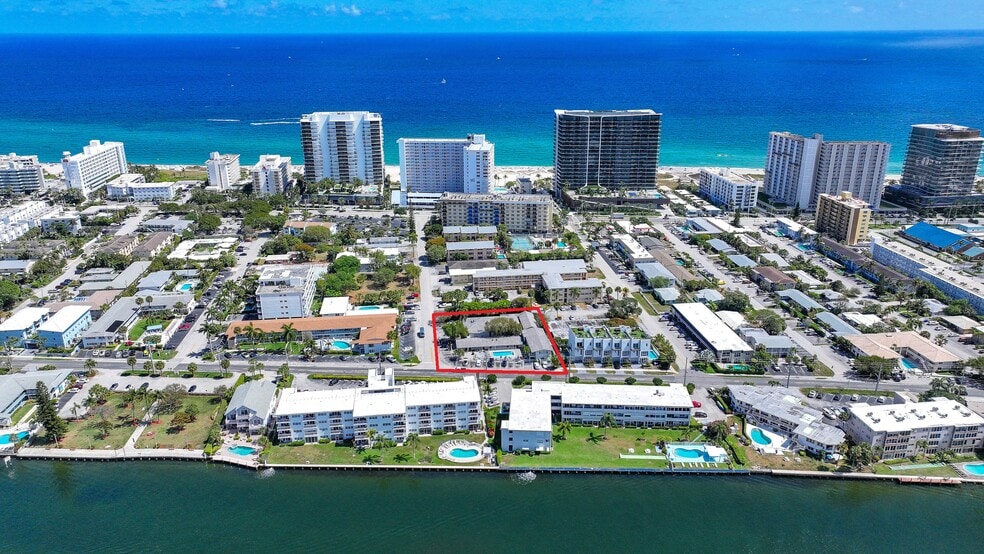1020 N Riverside Dr, Pompano Beach, FL à vendre - Photo du bâtiment - Image 3 de 25