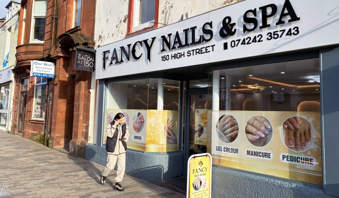 150 High St, Irvine à vendre Photo principale- Image 1 de 4