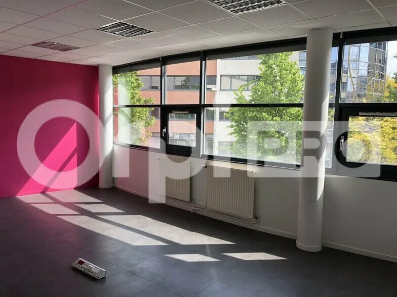 Office in Reims for lease - Interior Photo - Image 3 of 4