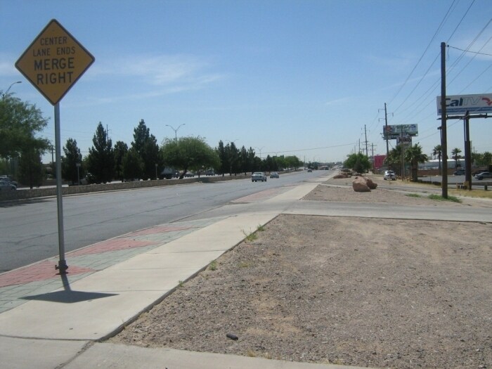 8032 E Gateway Blvd, El Paso, TX à vendre - Photo principale - Image 2 de 6