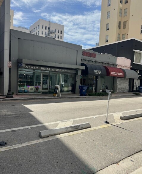 26-32 NE 1st Ave, Miami, FL à vendre - Photo du bâtiment - Image 2 de 9