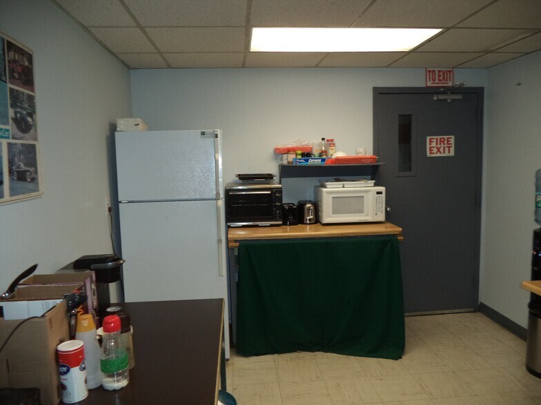 92 Londonderry Tpke, Manchester, NH à vendre - Photo du bâtiment - Image 3 de 29