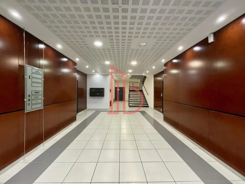 Bureau dans Mérignac à louer - Hall d’entrée - Image 2 de 5