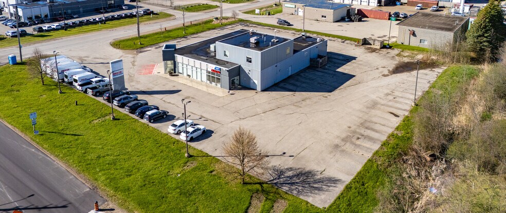 1 Malcolm Rd, Guelph, ON à louer - Photo du bâtiment - Image 3 de 7