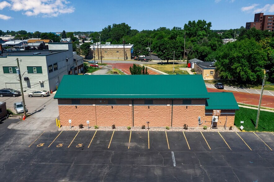 73 Main St, North Tonawanda, NY à vendre - Photo du bâtiment - Image 2 de 8