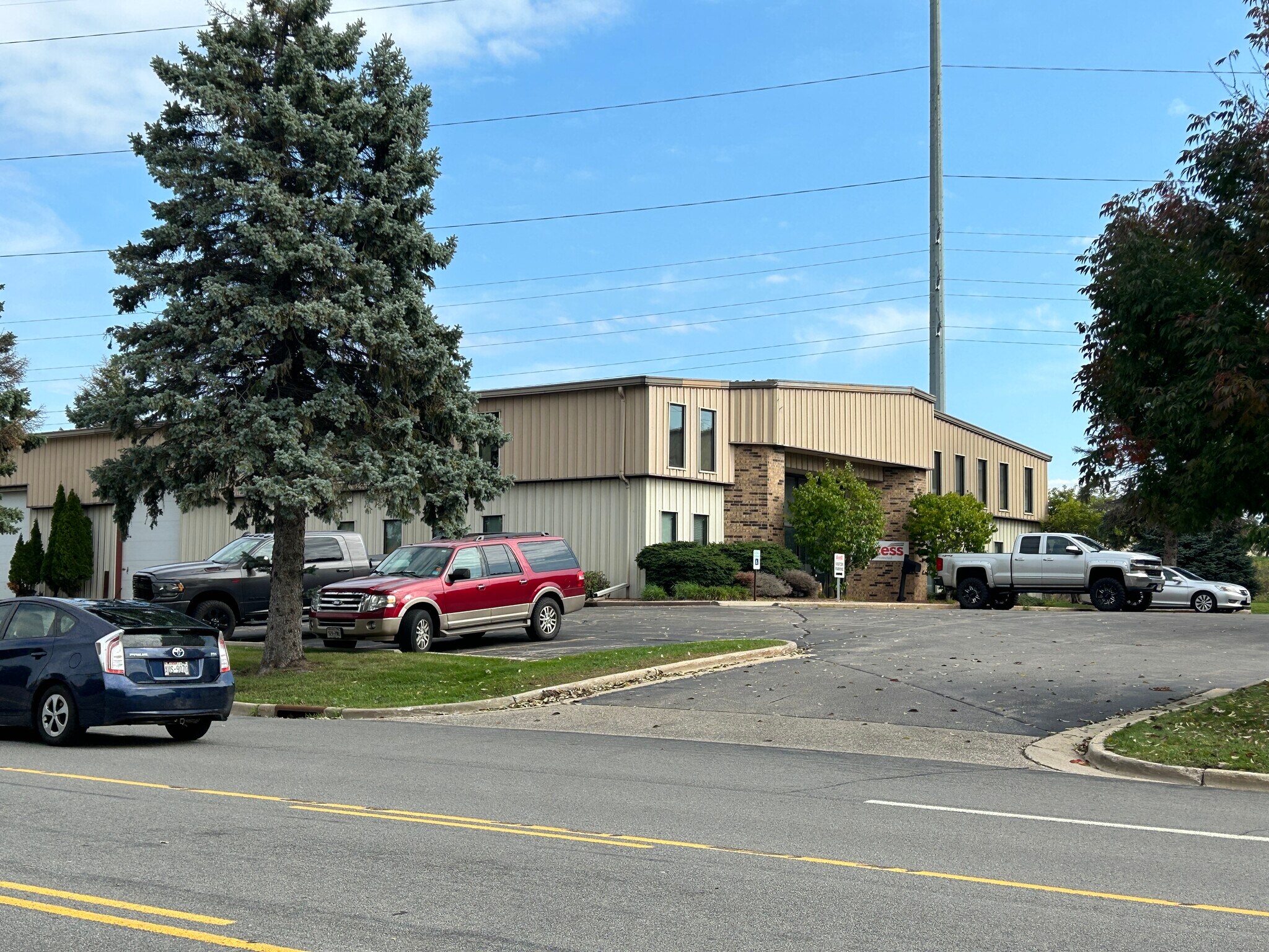 3700 Commerce Dr, Madison, WI for lease Building Photo- Image 1 of 10