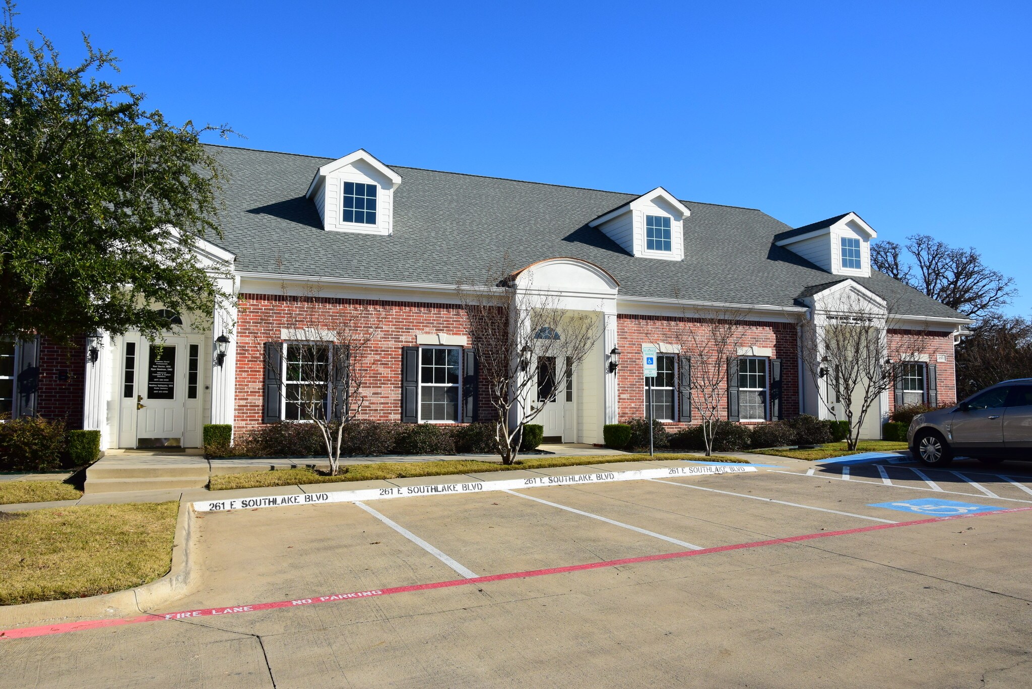 261 E Southlake Blvd, Southlake, TX à louer Photo du bâtiment- Image 1 de 4