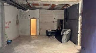 Plus de détails pour Multi-résidentiel à vendre