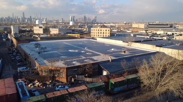 75 Onderdonk Ave, Maspeth, NY à vendre Photo du bâtiment- Image 1 de 40