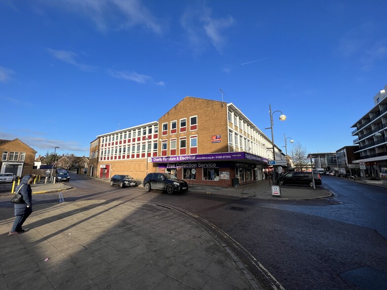 40-52 The Broadway, Crawley for lease - Building Photo - Image 2 of 2